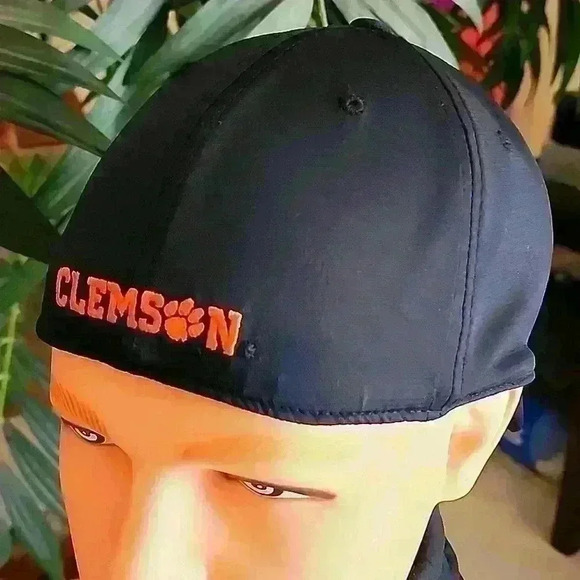 🐯 Clemson Tigers One Fit Lid Black EUC - Picture 4 of 5